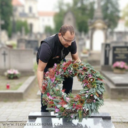 Věnec na velký hrob
