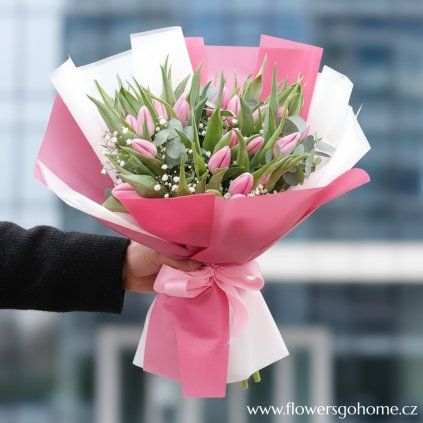 Růžový vánek kytice růžových tulipánů